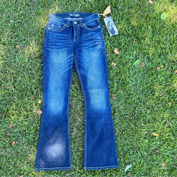 BOOTHEEL TRADING COM. Fontana Women’s size 27x32 Distressed Bootcut Jeans NEW! - Picture 2 of 10